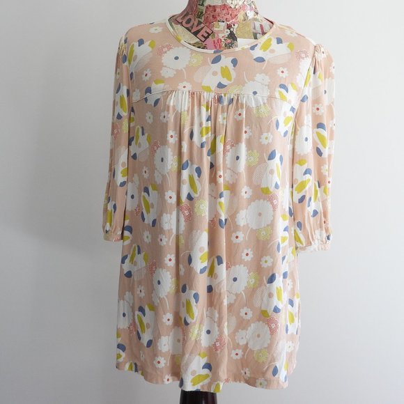 Boden Tops - 100% Viscose Boden Floral Blouse (size: US = 8 / UK = 12)